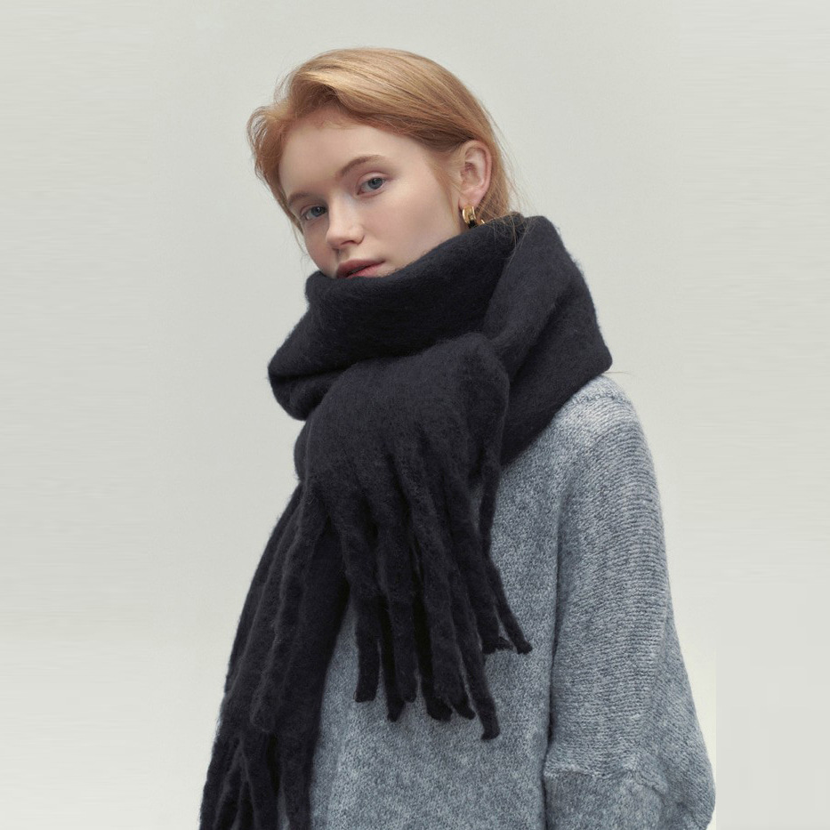 Ella | Elegant Women’s Scarf with Stylish Tassels