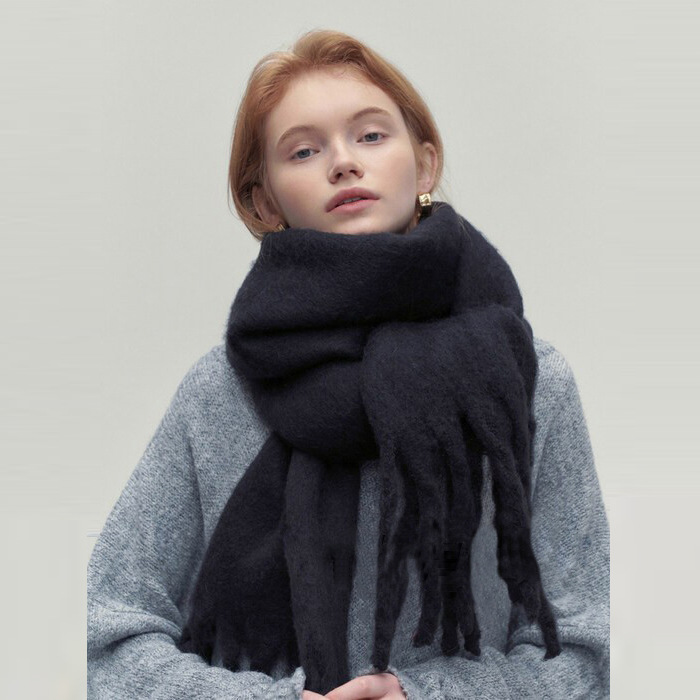 Ella | Elegant Women’s Scarf with Stylish Tassels